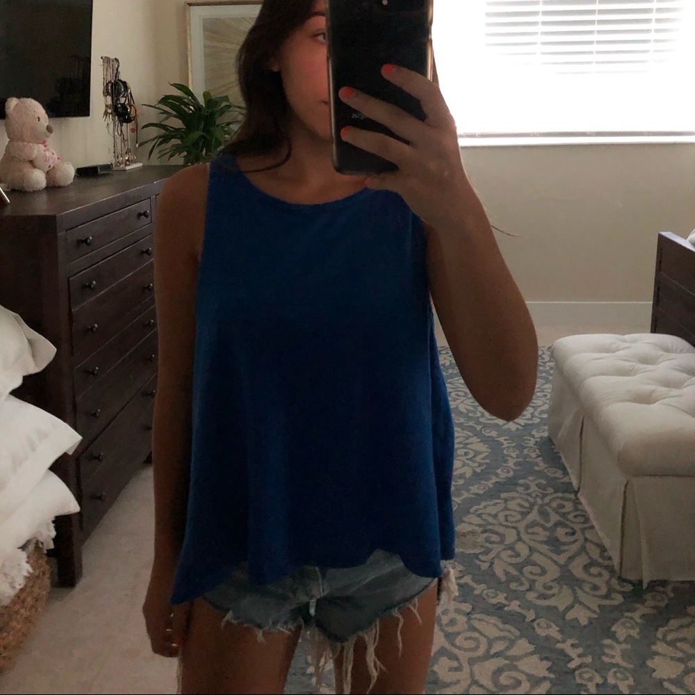 sleeves blue shirt